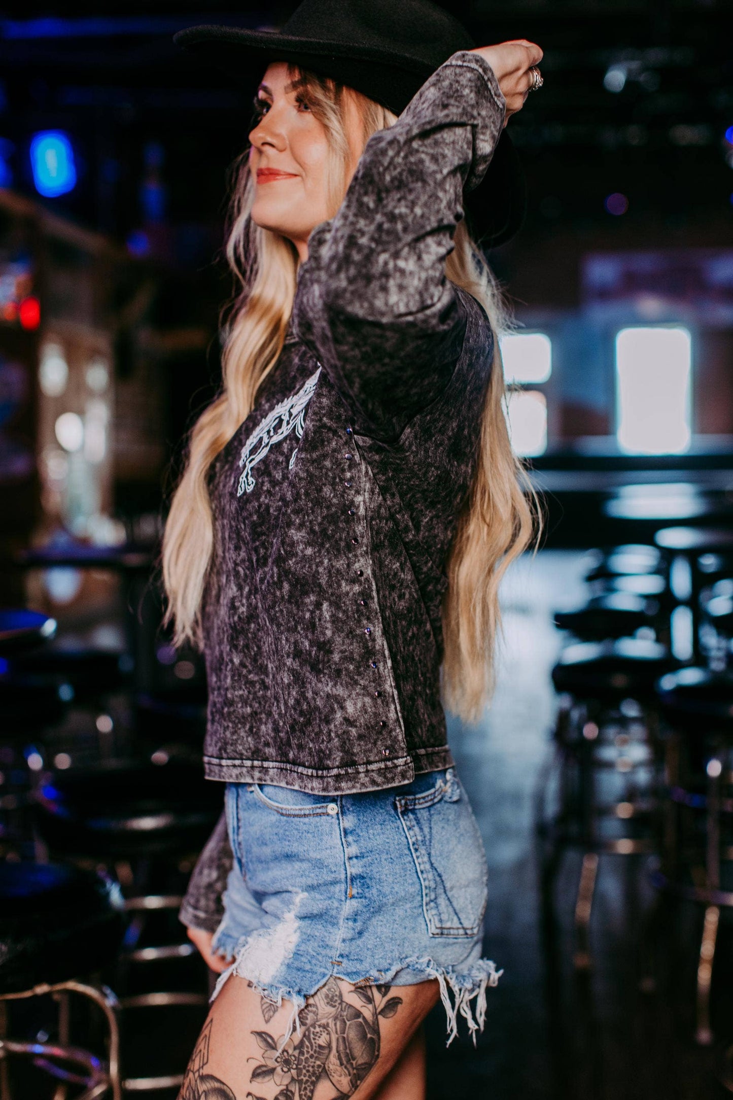 🐎 Acid washed Embroidery Bronco Studded Crop Sweatshirt